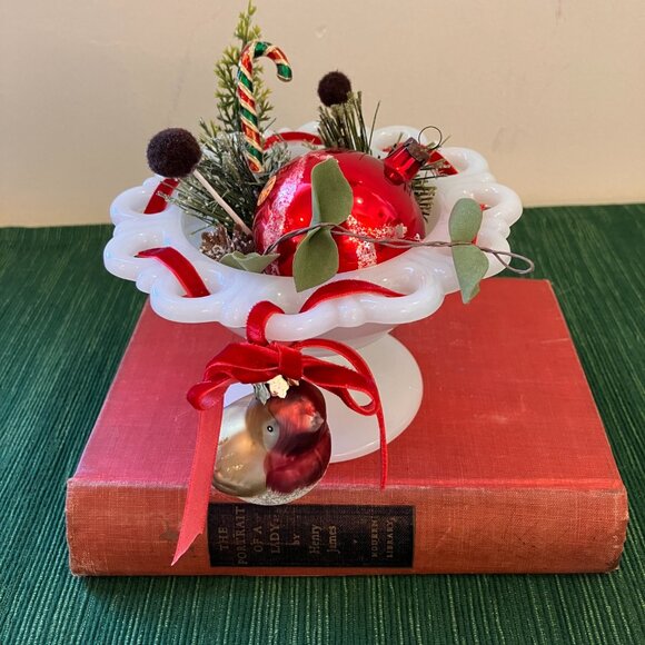 Vintage Christmas Tabletop Decor featuring Anchor Hocking Milk Glass Bowls x 3 - Picture 2 of 10